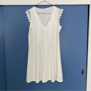 White Sleeveless Lace Dress